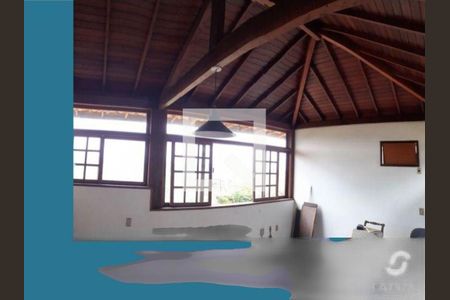 Casa à venda com 3 quartos, 370m² em Matapaca, Niterói