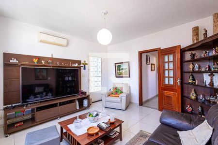 Sala de casa à venda com 3 quartos, 269m² em Fátima, Niterói