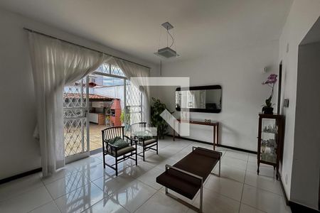 Sala de casa à venda com 3 quartos, 360m² em Esplanada, Belo Horizonte