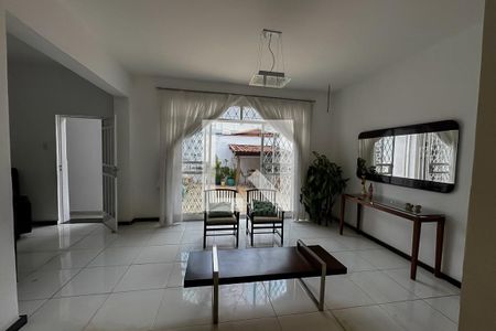 Sala de casa à venda com 3 quartos, 360m² em Esplanada, Belo Horizonte