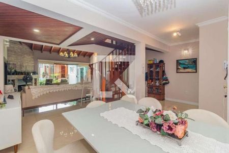 Sala de casa à venda com 4 quartos, 330m² em Espírito Santo, Porto Alegre