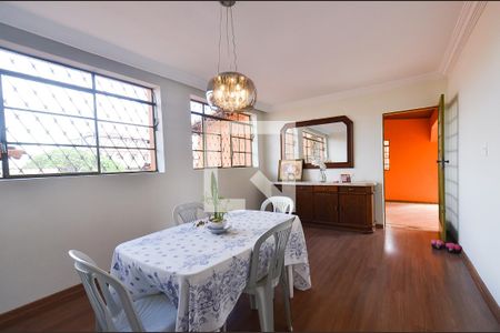 Sala jantar de casa para alugar com 5 quartos, 400m² em Sagrada Família, Belo Horizonte