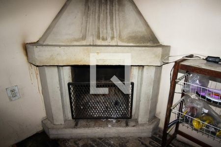 Detalhe da sala - Lareira de casa à venda com 4 quartos, 280m² em Glória, Porto Alegre