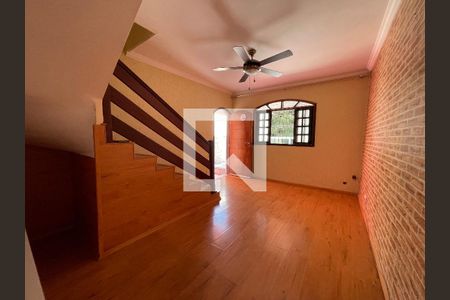 Sala de casa para alugar com 2 quartos, 150m² em Raposo Tavares, São Paulo