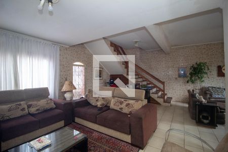 Sala de casa à venda com 3 quartos, 136m² em Guarujá, Porto Alegre