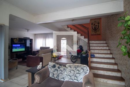 Sala de casa à venda com 3 quartos, 136m² em Guarujá, Porto Alegre