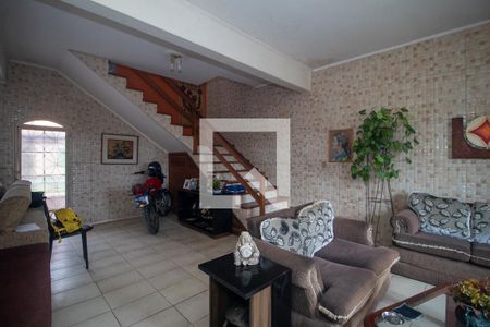 Sala de casa à venda com 3 quartos, 136m² em Guarujá, Porto Alegre