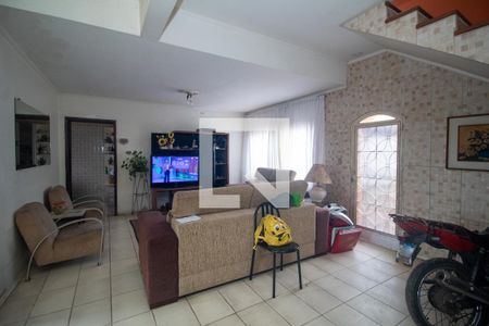 Sala de casa à venda com 3 quartos, 136m² em Guarujá, Porto Alegre