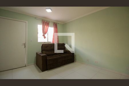 Sala de casa de condomínio à venda com 2 quartos, 90m² em Parque dos Bancarios, São Paulo