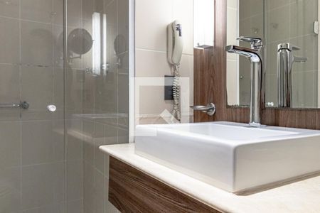 Banheiro de kitnet/studio para alugar com 1 quarto, 32m² em Jardim Europa, São Paulo