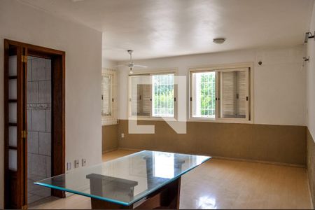 Sala de casa para alugar com 4 quartos, 249m² em Teresópolis, Porto Alegre