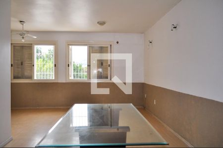 Sala de casa para alugar com 4 quartos, 249m² em Teresópolis, Porto Alegre