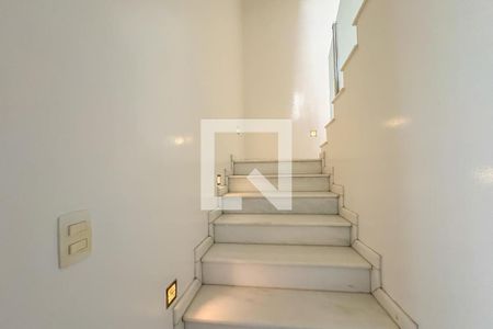 Escada de casa de condomínio à venda com 3 quartos, 342m² em Centro, São Bernardo do Campo