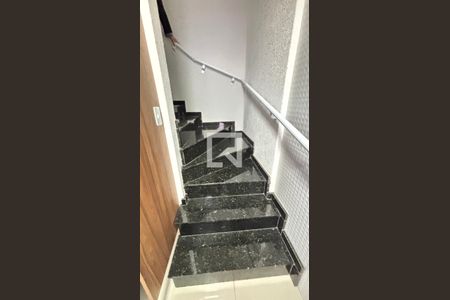 Escada de apartamento à venda com 2 quartos, 140m² em Vila Valparaíso, Santo André