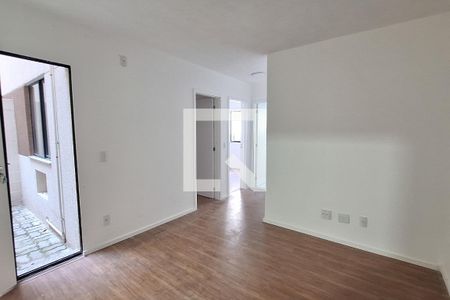 Sala de apartamento para alugar com 2 quartos, 70m² em Santa Cruz da Serra, Duque de Caxias