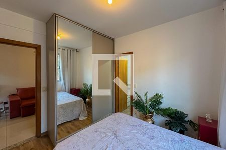 Suíte de apartamento à venda com 2 quartos, 68m² em Vila Amaral, Belo Horizonte