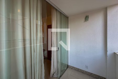 Varanda de apartamento à venda com 2 quartos, 68m² em Vila Amaral, Belo Horizonte