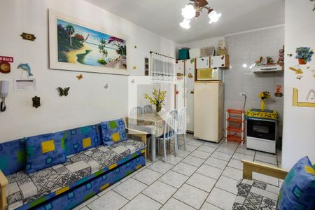 Sala de apartamento para alugar com 1 quarto, 40m² em Cidade Ocian, Praia Grande