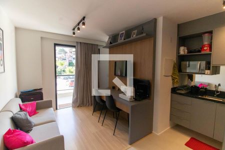 Sala/Cozinha de kitnet/studio à venda com 1 quarto, 38m² em Ingá, Niterói