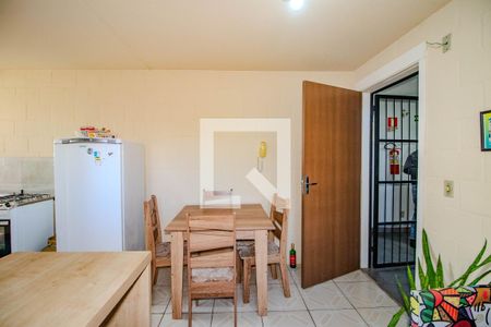 Sala de apartamento para alugar com 2 quartos, 56m² em Mário Quintana, Porto Alegre