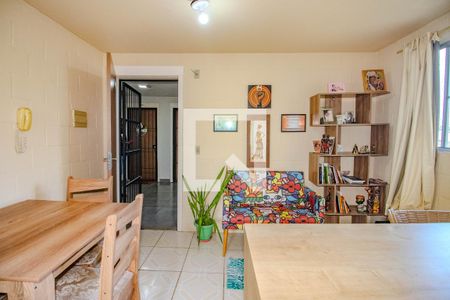 Sala de apartamento para alugar com 2 quartos, 56m² em Mário Quintana, Porto Alegre