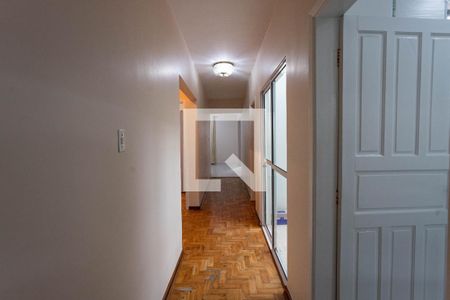 Corredor de casa para alugar com 3 quartos, 300m² em Taboão, Diadema