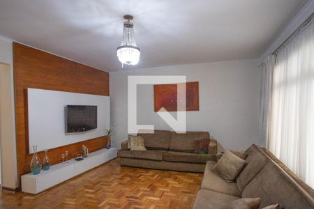 Sala de casa para alugar com 3 quartos, 300m² em Taboão, Diadema