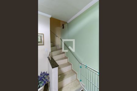 Escada de casa à venda com 2 quartos, 105m² em Parque Fongaro, São Paulo