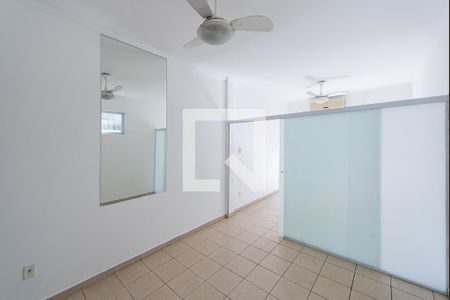 Sala de kitnet/studio para alugar com 1 quarto, 48m² em Gonzaga, Santos