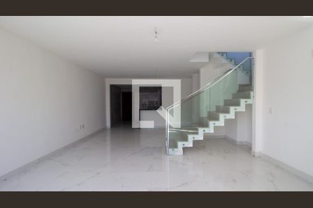 Sala de casa à venda com 4 quartos, 181m² em Vargem Pequena, Rio de Janeiro