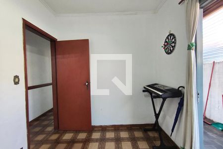 Sala de TV de casa à venda com 5 quartos, 131m² em Jardim Roseira, Campinas