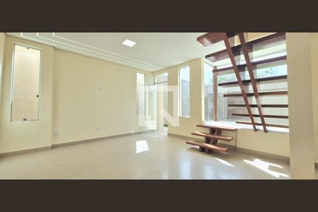 Sala de casa à venda com 4 quartos, 167m² em Lundcéia, Lagoa Santa