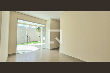 Sala de casa à venda com 4 quartos, 167m² em Lundcéia, Lagoa Santa