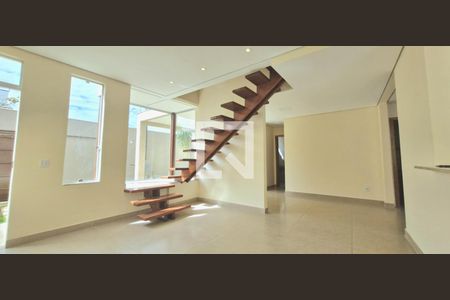 Sala de casa à venda com 4 quartos, 167m² em Lundcéia, Lagoa Santa