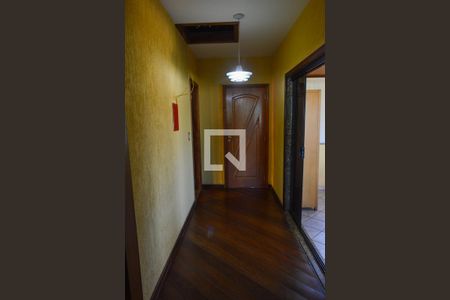 Corredor de casa de condomínio para alugar com 4 quartos, 600m² em Pechincha, Rio de Janeiro
