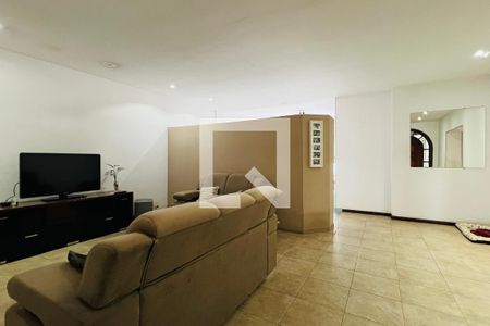 Sala de casa para alugar com 5 quartos, 342m² em Macedo, Guarulhos