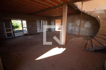 SALA de casa de condomínio à venda com 1 quarto, 600m² em Parque Xangrilá, Campinas