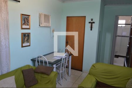 Sala de casa à venda com 9 quartos, 200m² em Jacarepaguá, Rio de Janeiro