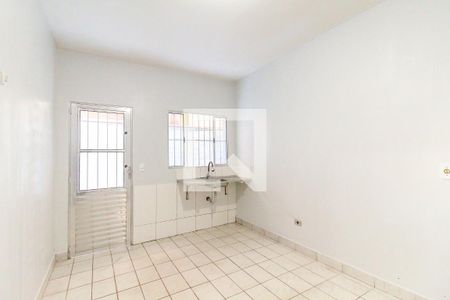 Quarto/Cozinha de casa para alugar com 1 quarto, 12m² em Jardim Matarazzo, São Paulo