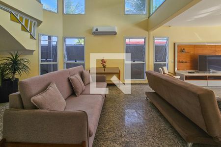 Sala de casa para alugar com 5 quartos, 480m² em Jardim Virginia, Guarujá