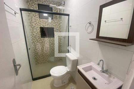 Banheiro de apartamento para alugar com 1 quarto, 45m² em Vila Santa Cruz, Duque de Caxias