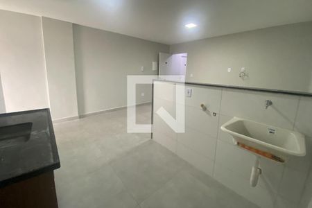 Cozinha de apartamento para alugar com 1 quarto, 45m² em Vila Santa Cruz, Duque de Caxias