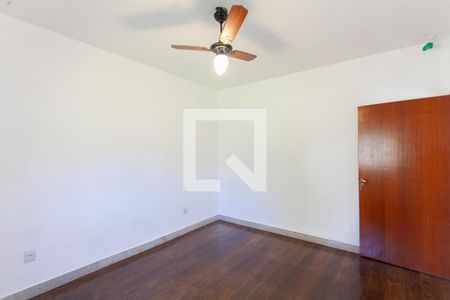 Quarto 1 de casa à venda com 2 quartos, 450m² em São Pedro (venda Nova), Belo Horizonte