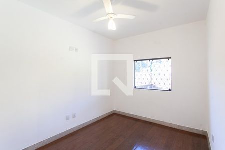 Quarto 2 de casa à venda com 2 quartos, 450m² em São Pedro (venda Nova), Belo Horizonte