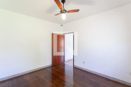 Quarto 1 de casa à venda com 2 quartos, 450m² em São Pedro (venda Nova), Belo Horizonte