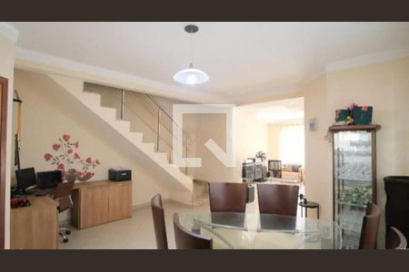 Casa à venda com 3 quartos, 330m² em Jardim Textil, São Paulo