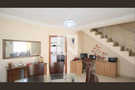 Casa à venda com 3 quartos, 330m² em Jardim Textil, São Paulo