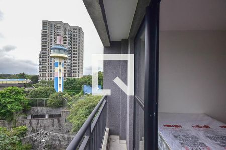 Varanda de kitnet/studio à venda com 1 quarto, 26m² em Cidade Jardim, São Paulo