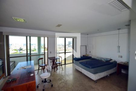 Sala de kitnet/studio para alugar com 1 quarto, 40m² em Barra da Tijuca, Rio de Janeiro