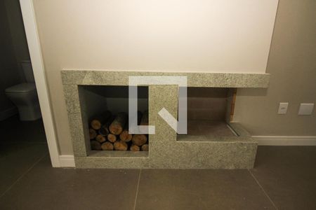 Detalhe da Sala - Lareira de casa de condomínio à venda com 3 quartos, 96m² em Cavalhada, Porto Alegre